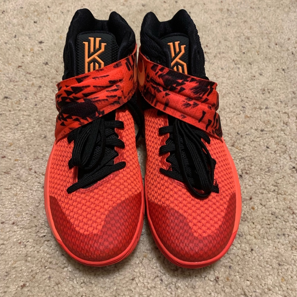 2015 Nike Kyrie 2 EP ‘Inferno’ Sneaker